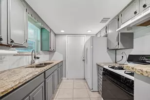 12114 Ryewater Dr, Houston, TX 77089 - Photo 6