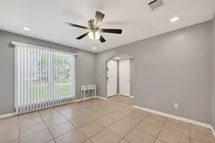 12114 Ryewater Dr, Houston, TX 77089 - Photo 2