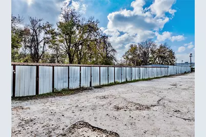 325 W Carby Road, Houston, TX 77037 - Photo 12