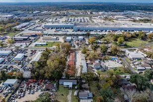 325 W Carby Rd, Houston, TX 77037 - Photo 6