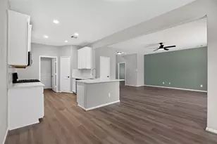7611 Dragon Pearls Ln, Conroe, TX 77304 - Photo 6