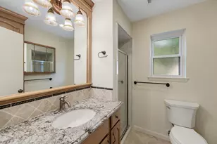 9646 Fairdale Ln, Houston, TX 77063 - Photo 20
