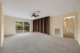 9646 Fairdale Ln, Houston, TX 77063 - Photo 6