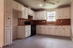 14203 E Ravine Run, Willis, TX 77318 - Photo 4