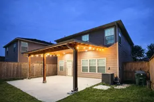 910 Staffordale Manor Ln, Houston, TX 77047 - Photo 6