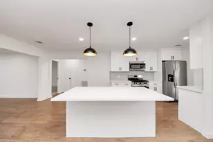 10322 Sagerock Dr, Houston, TX 77089 - Photo 2