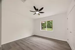 18219 Kings Lynn St, Webster, TX 77058 - Photo 20