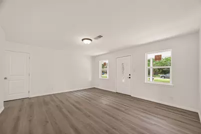 18219 Kings Lynn Street, Webster, TX 77058 - Photo 6