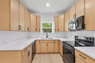 8101 Venus St, Houston, TX 77088 - Photo 6