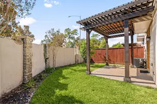 6703 Highclere Manor Ln, Houston, TX 77055 - Photo 36