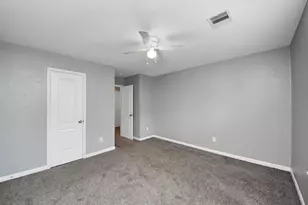 415 Hawks View Dr, La Marque, TX 77568 - Photo 32