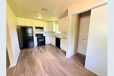 225 Burkett Street, Richwood, TX 77531 - Photo 8