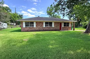 225 Burkett St, Richwood, TX 77531 - Photo 4