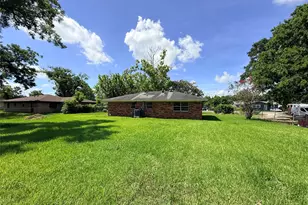 225 Burkett St, Richwood, TX 77531 - Photo 18
