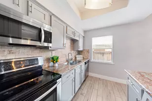 7700 Creekbend Dr, Houston, TX 77071 - Photo 14