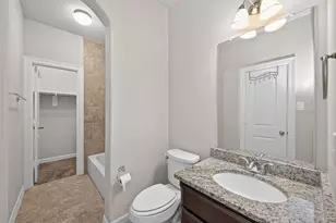 28510 Redwood Cliff Ln, Houston, TX 77336 - Photo 12