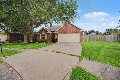 5139 Chase Park Circle, Bacliff, TX 77518 - Photo 2
