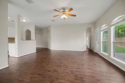 5139 Chase Park Circle, Bacliff, TX 77518 - Photo 4
