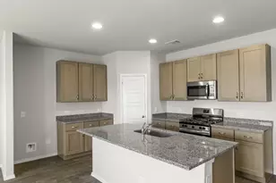 303 Fawn Hill Ln, Sealy, TX 77474 - Photo 6