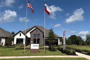 303 Fawn Hill Ln, Sealy, TX 77474 - Photo 4