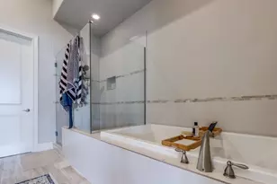 1827 Wrenwood Lakes, Houston, TX 77043 - Photo 26