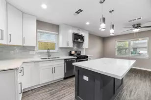 160 W Whitney St, Houston, TX 77018 - Photo 8