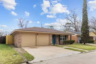 160 W Whitney St, Houston, TX 77018 - Photo 2