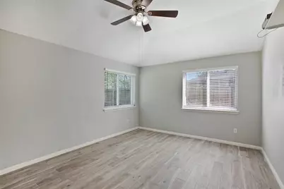 9114 Southbluff Boulevard, Houston, TX 77089 - Photo 18