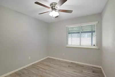 9114 Southbluff Boulevard, Houston, TX 77089 - Photo 16
