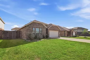 9814 Kingston Liberty Ln, Baytown, TX 77521 - Photo 4