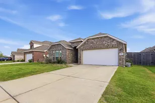 9814 Kingston Liberty Ln, Baytown, TX 77521 - Photo 2