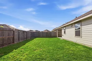 9814 Kingston Liberty Ln, Baytown, TX 77521 - Photo 34