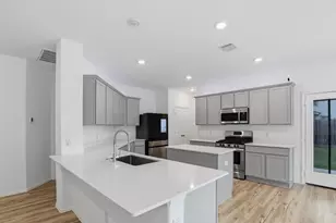 9814 Kingston Liberty Ln, Baytown, TX 77521 - Photo 14