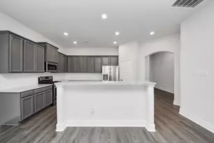 4423 Santorini Ln, Houston, TX 77045 - Photo 2