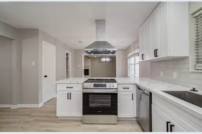 4735 Theall Road, Houston, TX 77066 - Photo 8