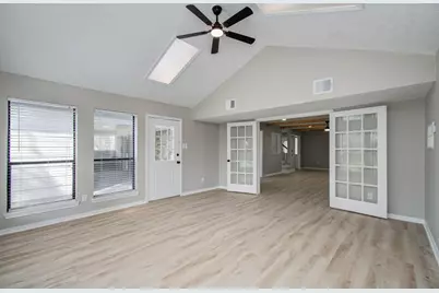 4735 Theall Road, Houston, TX 77066 - Photo 18