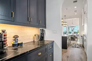 2646 E Seaside Dr, Galveston, TX 77550 - Photo 18