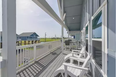1049 Sunset Circle W, Crystal Beach, TX 77650 - Photo 20