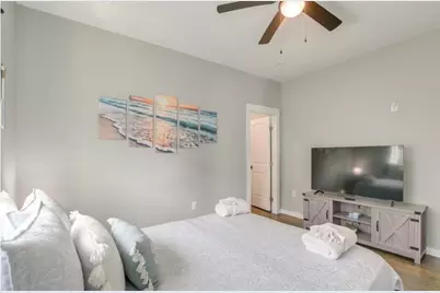 1049 Sunset Circle W, Crystal Beach, TX 77650 - Photo 14