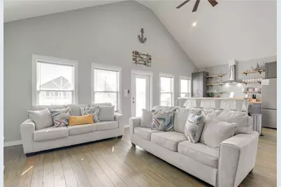 1049 Sunset Circle W, Crystal Beach, TX 77650 - Photo 4