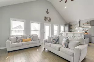 1049 Sunset Circle W, Crystal Beach, TX 77650 - Photo 4