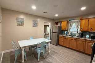 1114 39th St, Galveston, TX 77550 - Photo 8