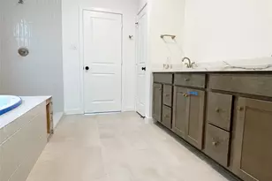 31127 Marlow Mnr Ct, Fulshear, TX 77441 - Photo 10