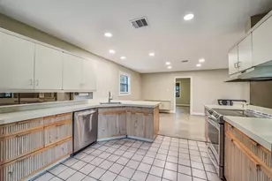 16005 Jersey Dr, Jersey Village, TX 77040 - Photo 10