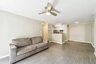 12550 Whittington Dr, Houston, TX 77077 - Photo 6