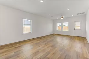 9043 Rose Water Trl, Iowa Colony, TX 77583 - Photo 18