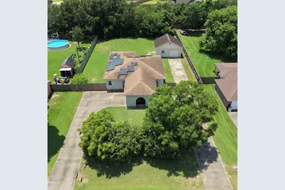 3230 W Meadow Lane, Dickinson, TX 77539 - Photo 2