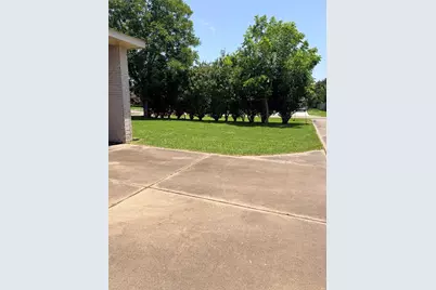 3230 W Meadow Lane, Dickinson, TX 77539 - Photo 6