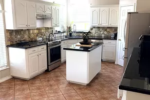 3230 W Meadow Ln, Dickinson, TX 77539 - Photo 8