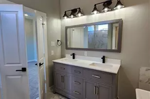 6714 Parker Grv Ln, Houston, TX 77076 - Photo 20